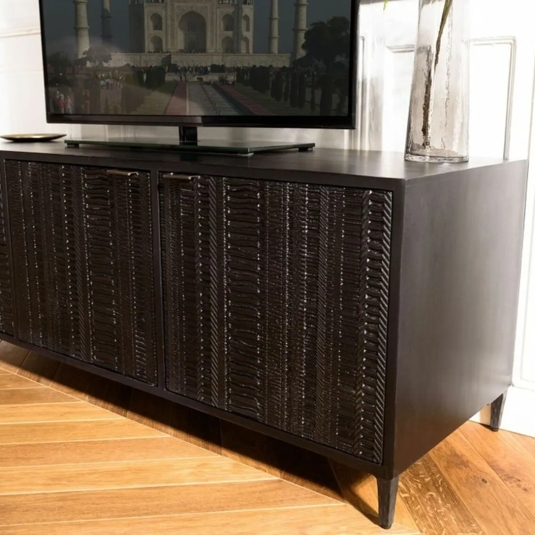 Meuble TV en bois de manguier avec 2 portes et 2 tiroirs sculptés GLORIA noir