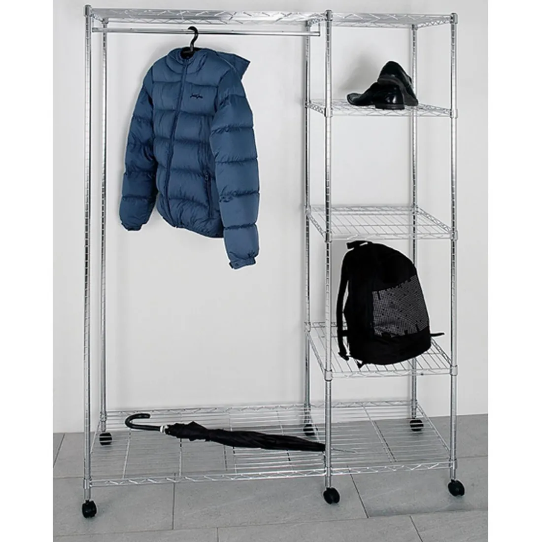 Penderie 4 niveaux sur roulettes