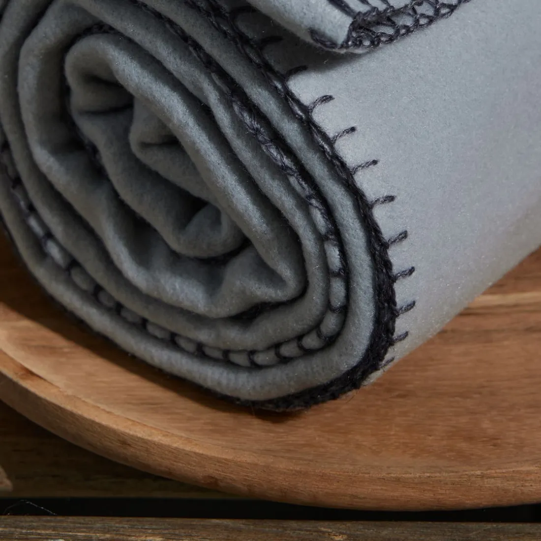 Plaid Polair en Polyester 220 x 240 BIEN AU CHAUD Acier