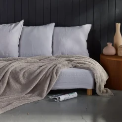 Plaid Teddy en Polyester 130 x 180 BIEN AU CHAUD Beige