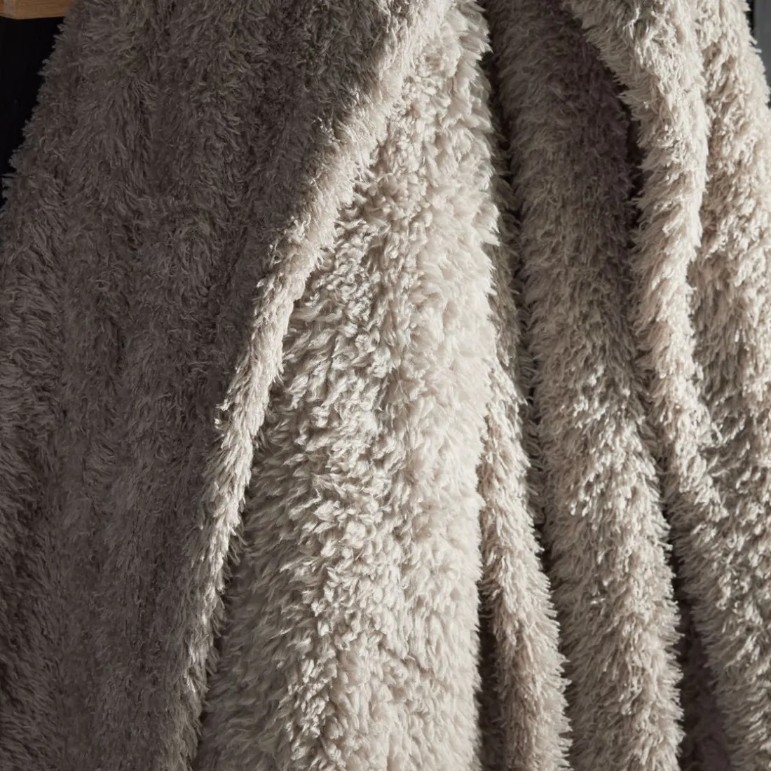 Plaid Teddy en Polyester 130 x 180 BIEN AU CHAUD Beige