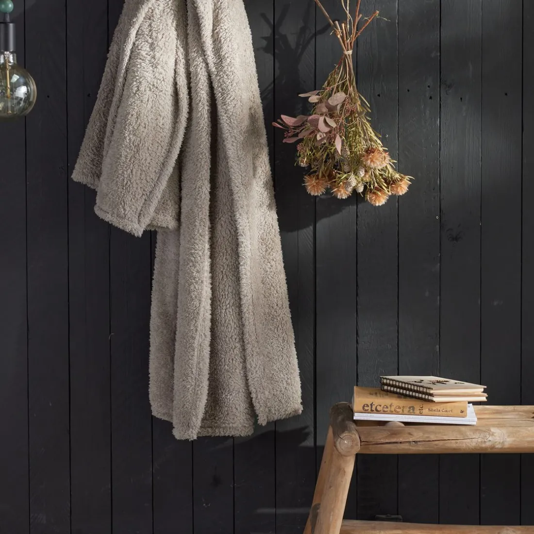 Plaid Teddy en Polyester 130 x 180 BIEN AU CHAUD Beige