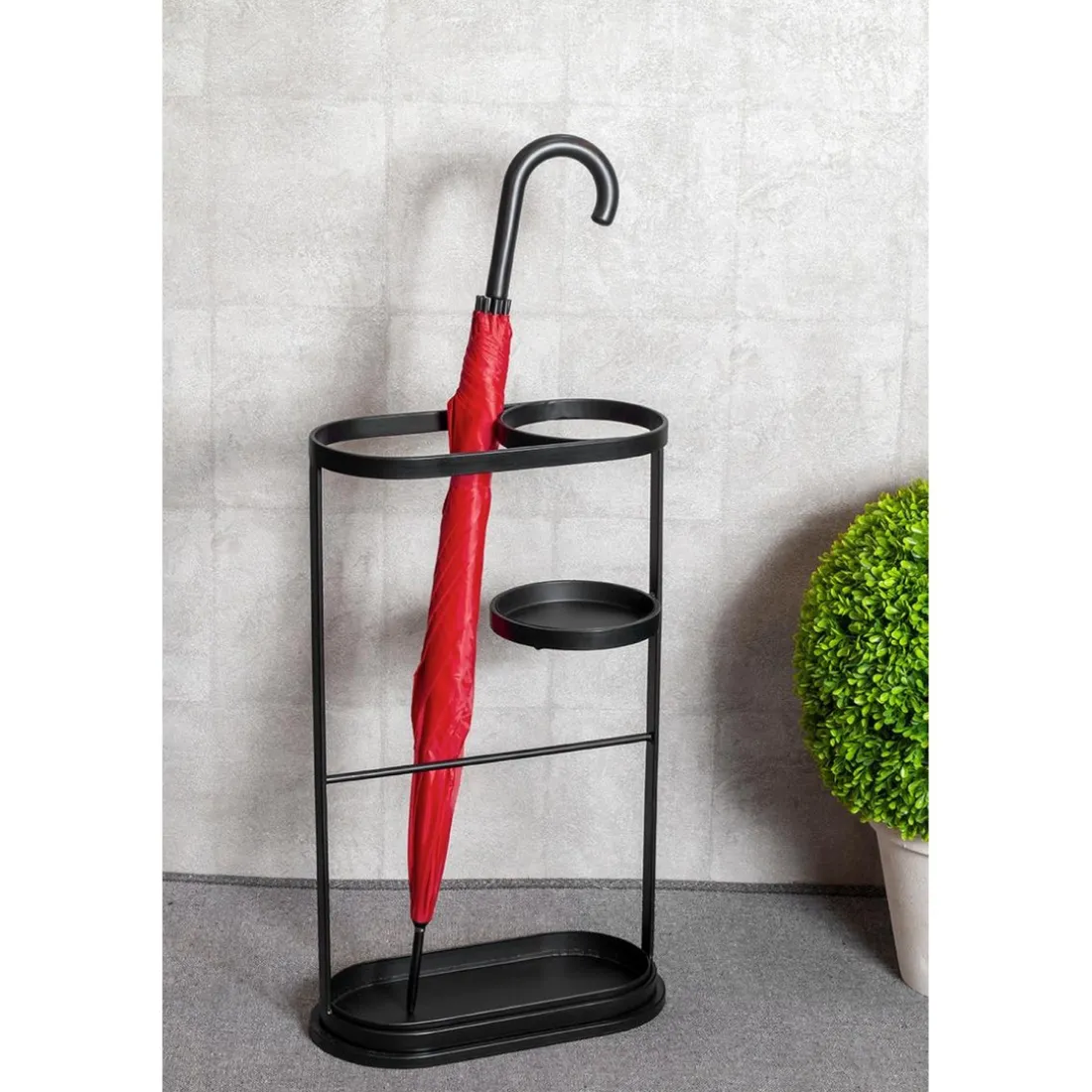 Porte parapluies noir en métal égouttoirs integrés