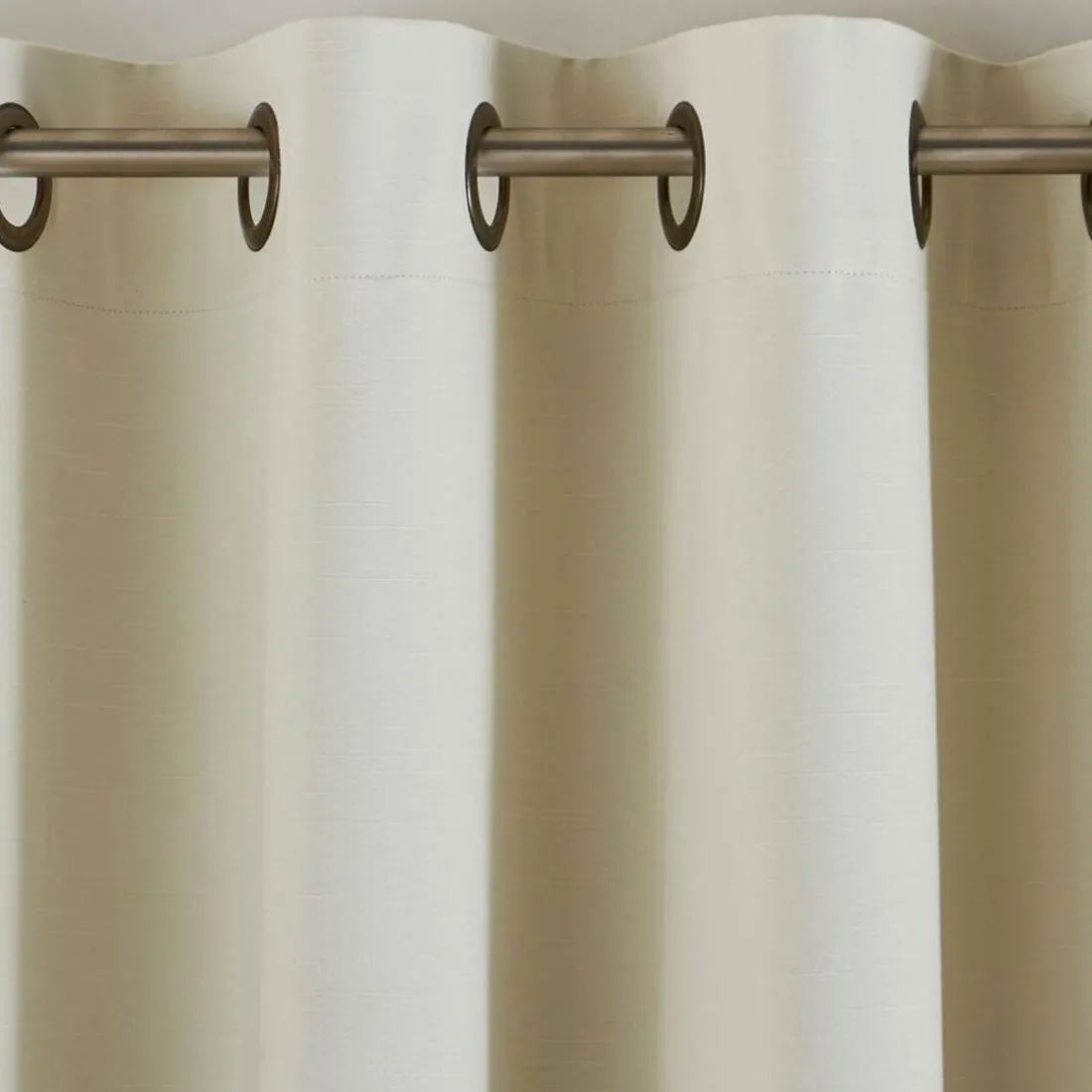 Rideau à oeillets unis occultants thermiques aspect chambray BECQUET -nature