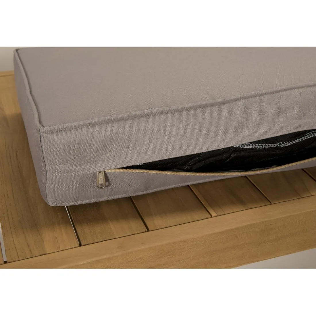 SALON DE JARDIN EN BOIS TECK : 1 Canapé 3 places, 2 fauteuils avec coussins waterproof et une table basse 110x60cm