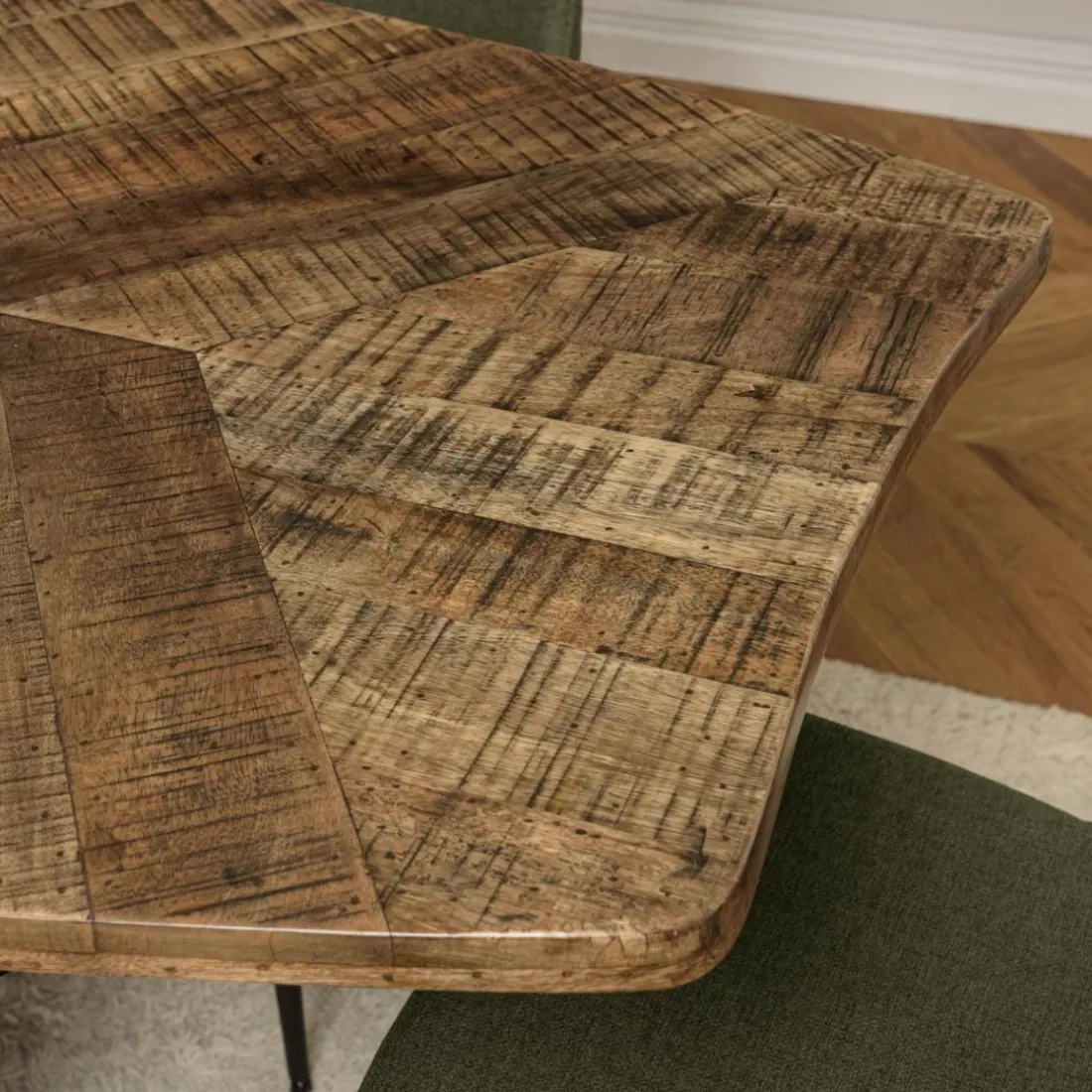 Table à manger bords concaves en bois et pieds métal KIARA