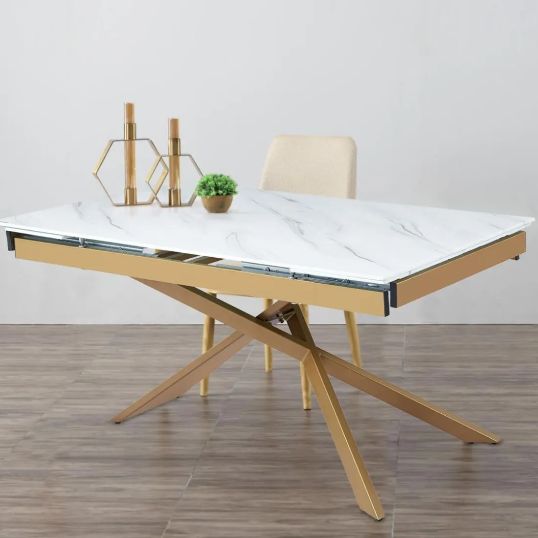 Table à manger extensible Ismael en Verre effet Marbre Blanc et pieds Métal Or