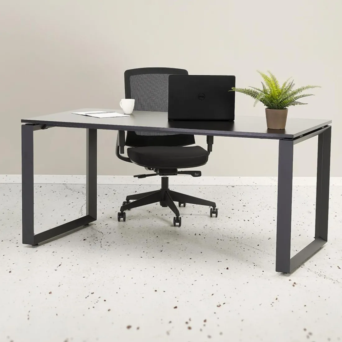 Table de réunion ou bureau bench 'BAKUS SQUARE' en bois finition Noyer et métal noir