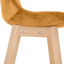 Tabouret de bar 'MORISS' en velours moutarde et pieds en bois naturel