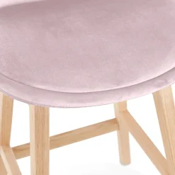 Tabouret snack mi-hauteur 'MORISS MINI' en velours rose et pieds en bois naturel