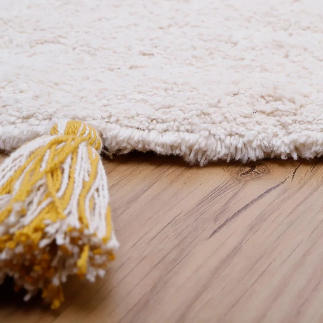 Tapis enfant arc en ciel avec pompons RAINBOW