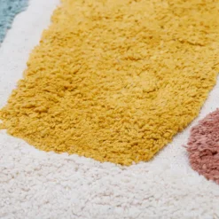 Tapis enfant arc en ciel avec pompons RAINBOW