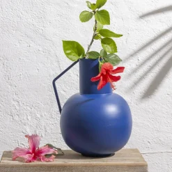 Vase contemporain en métal BELLEZZA bleue